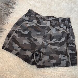 Lululemon men’s shorts 5” size L